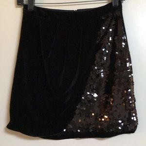 NEW Zara velvet skirt with sequin